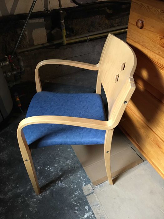 komplet 4 stabilnych krzeseł