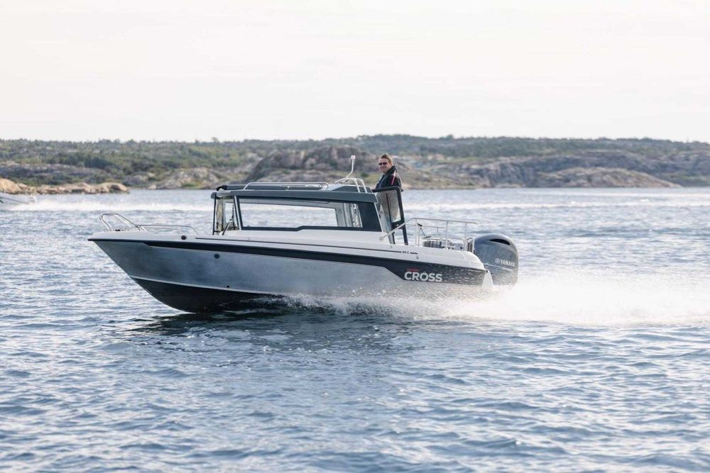 Yamarin Cross 60 C - łódź motorowa, wędkarska, patrolowa