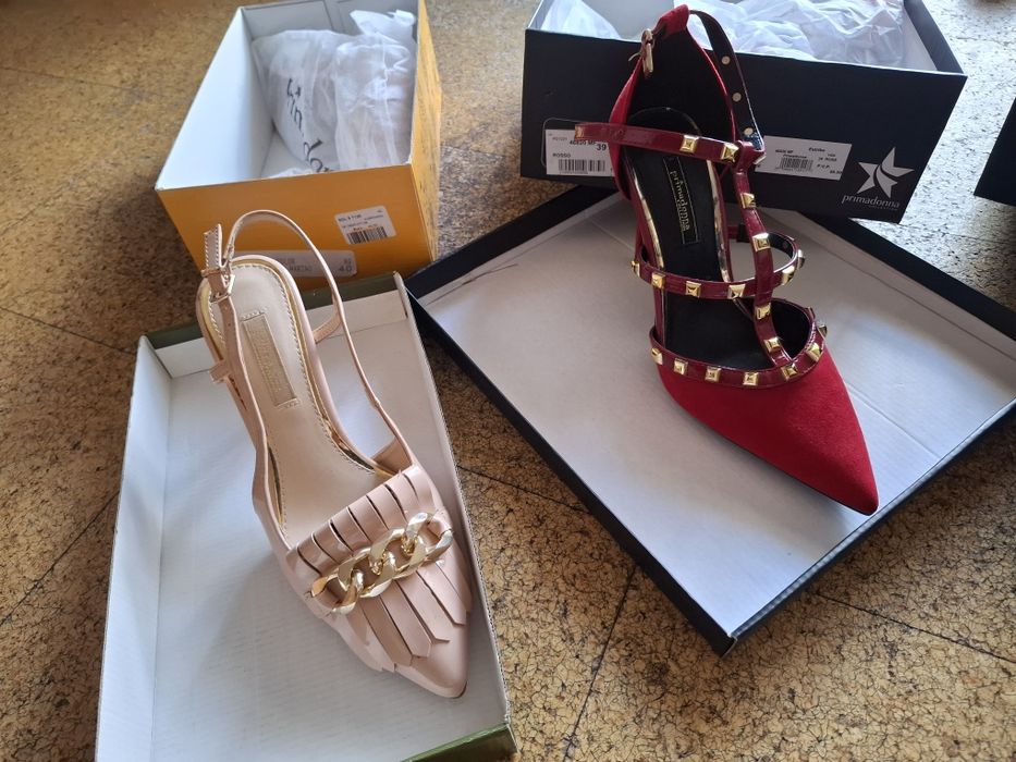 Calçado ,aberto em caixa original,resto de colecção  individual