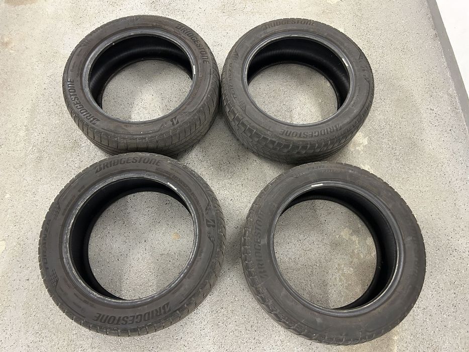 Komplet opon opony Bridgestone T005 Turanza  215 55 R17 94 V 4 sztuki