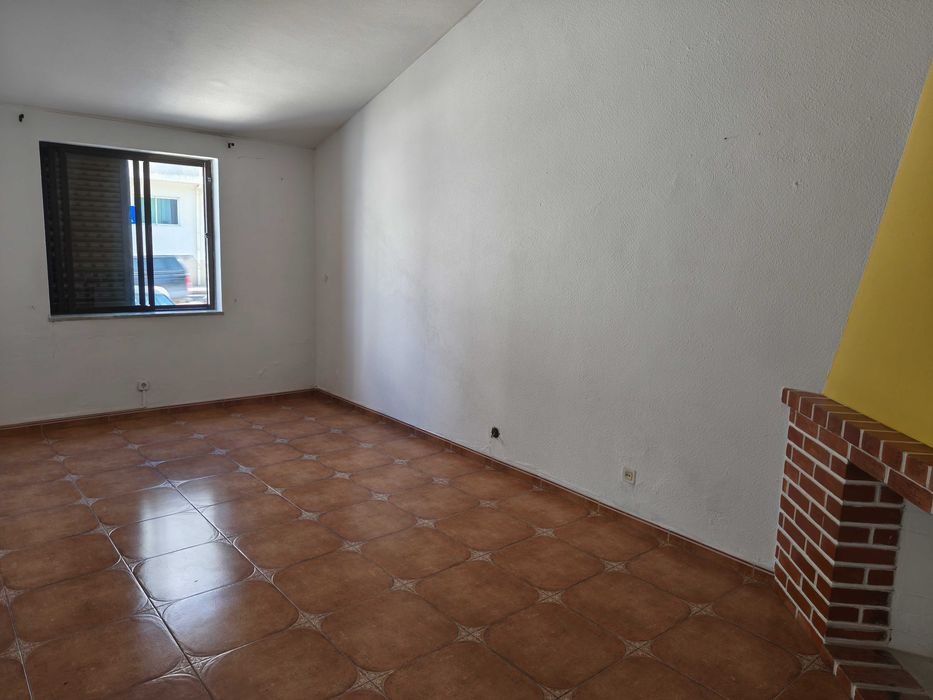 Moradia T2, para arrendamento