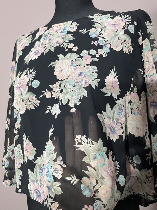 Cienka bluzka/narzutka marki New Look w rozmiarze 40 L