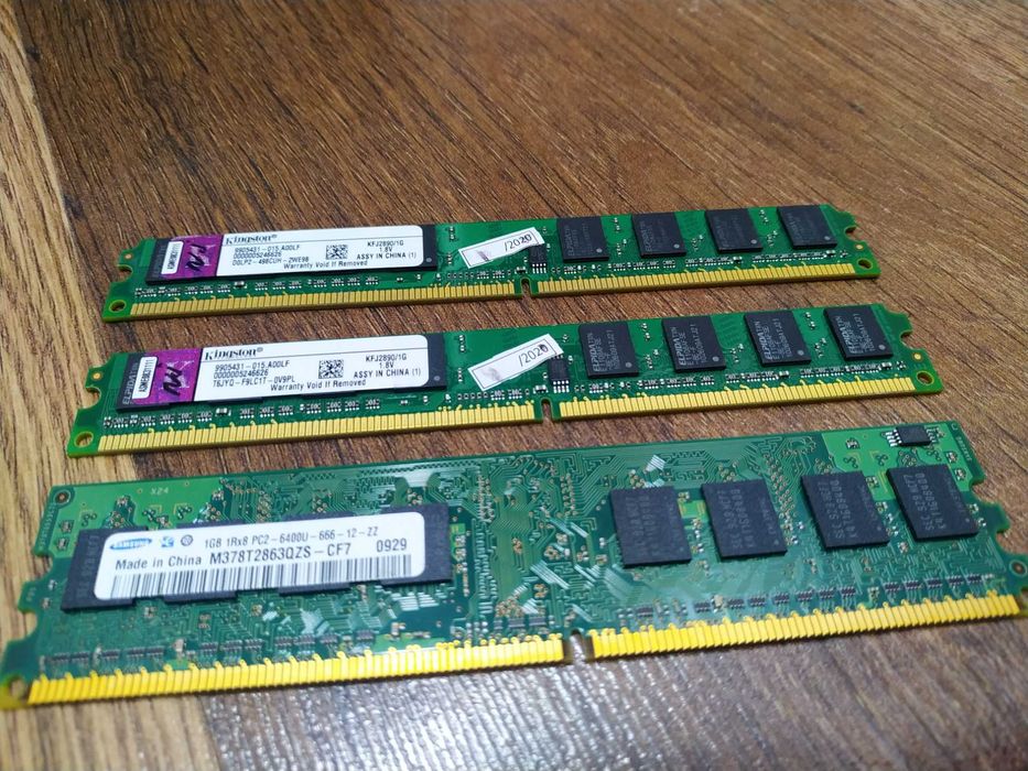 ОЗУ DDR2 3 ГБ, 3 планки по 1 гб (ціна за 3 ГБ)