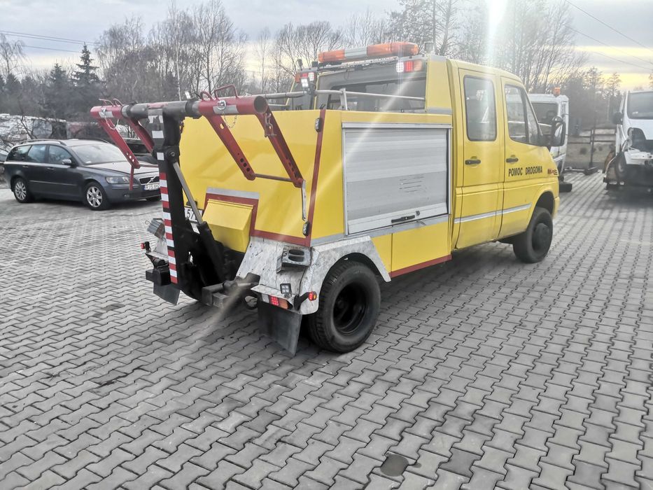 4x4 + blokady mostów holownik mercedes sprinter laweta pomoc drogowa