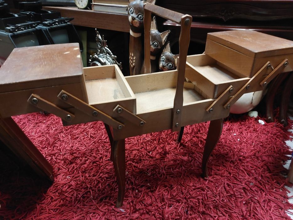 Caixa de costura de madeira articulada, (sanfona)