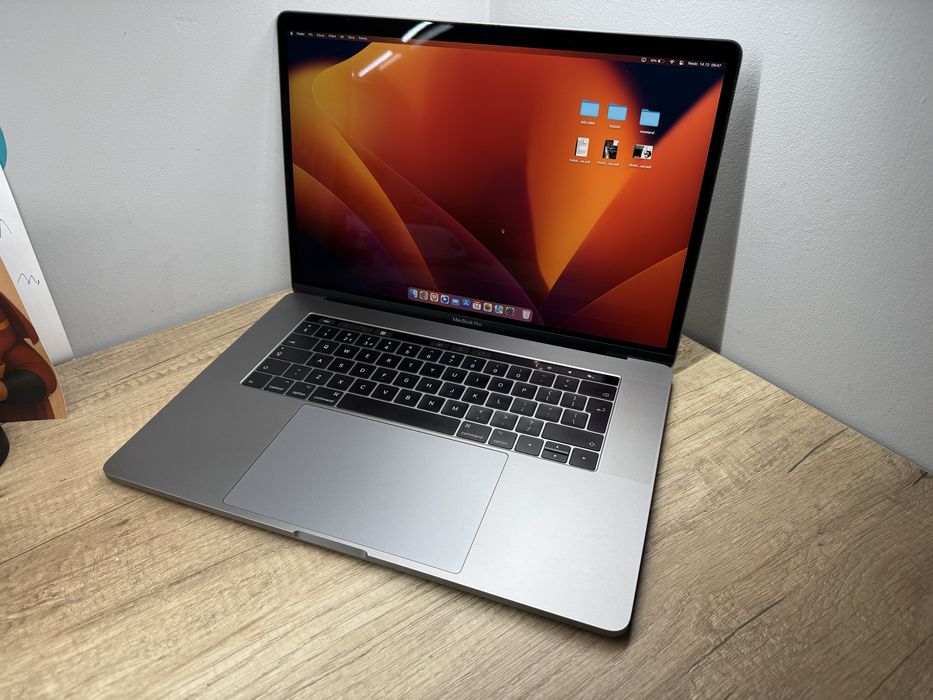 Macbook PRO Retina 15.4” czterordzeniowy 2.8 GHz 16GB ssd 256
