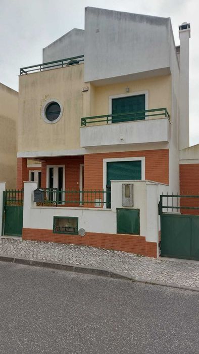 Moradia T5 disponível