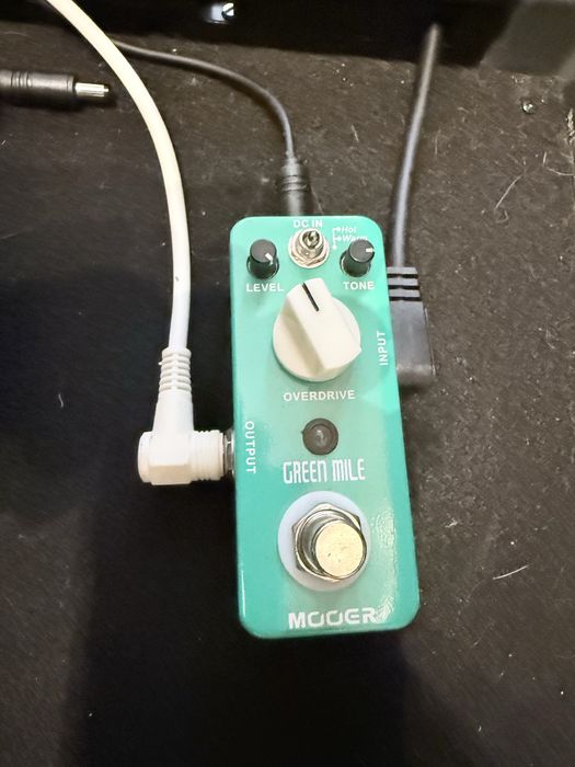 Pedaleira Boss ME-25 + Pedalboard Boss BCB-60 + Mooer Green Mile + Acessórios