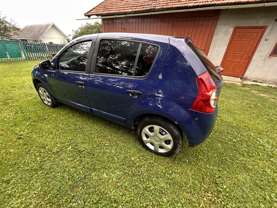 Dacia Sandero 2009 обслужена