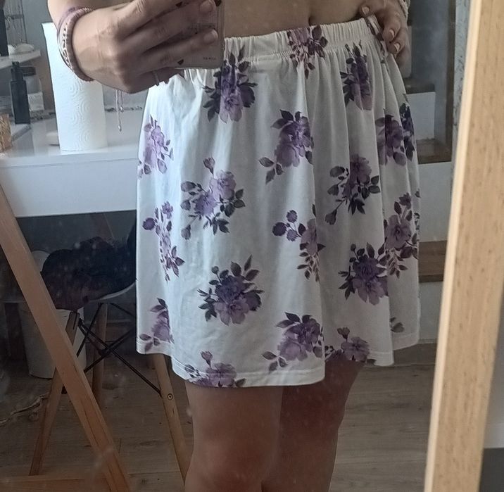 Spódniczka w kwiatki