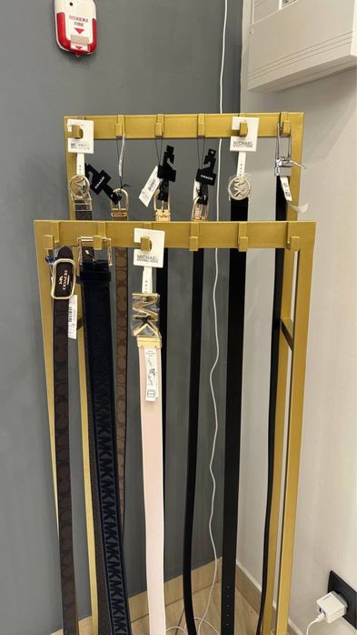 Полички в стилі лофт золотий метал повний комплект БУ шафи стелажі