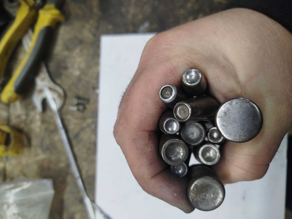 Пневмомолоток КМП з комплектом надставок, бойків, обжимок