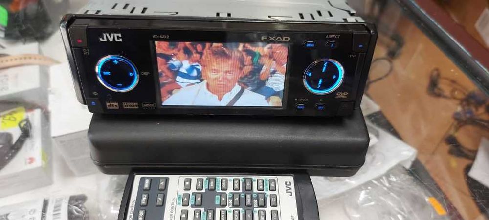 radio z dvd samochodowe JVC kd-axv2 z pilotem