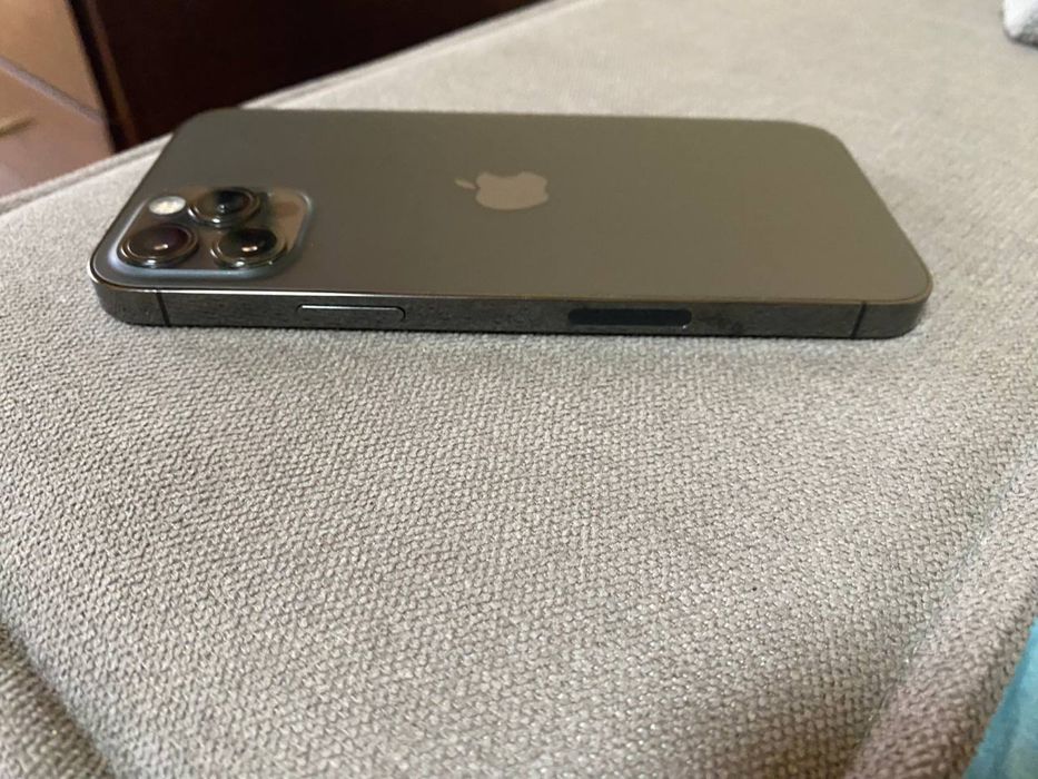 Apple iPhone 12 Pro 128GB Графітовий - хороший стан