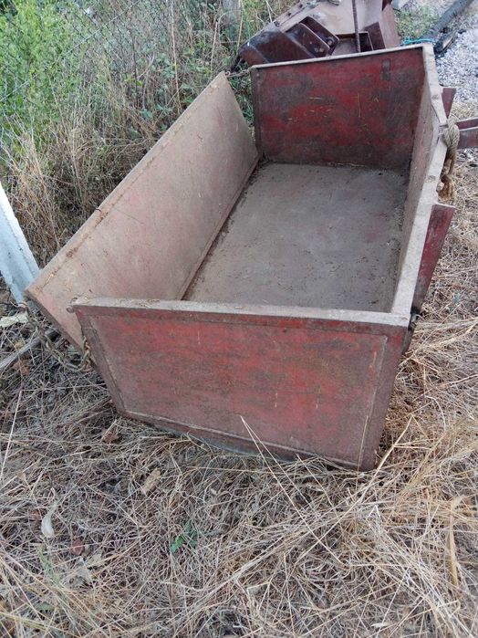 Vendo caixa de carga/masseira