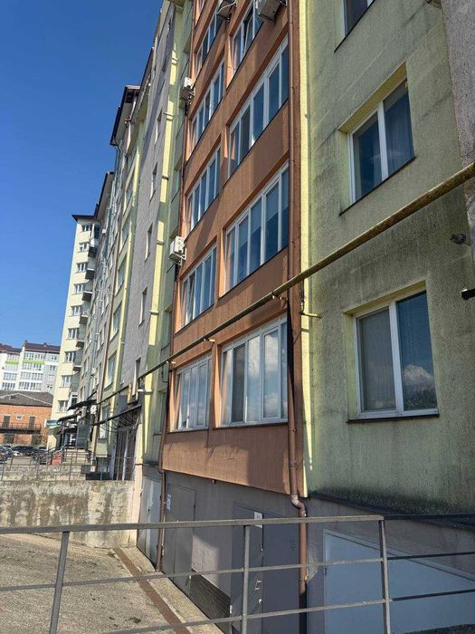 Двох кімнатна квартира в зданому ,обжитому будинку