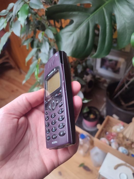 Раритетний телефон Ericsson R320s
