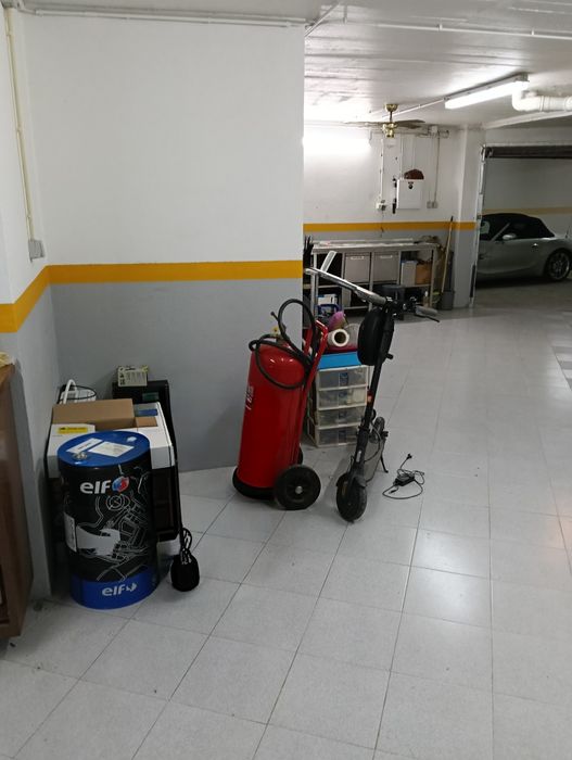 Garagem centro do montijo. Rua Santos Oliveira