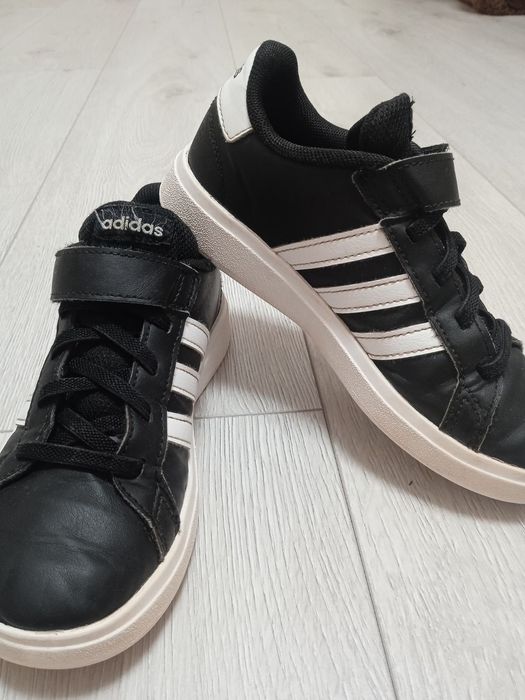 Дитячі кросівки adidas