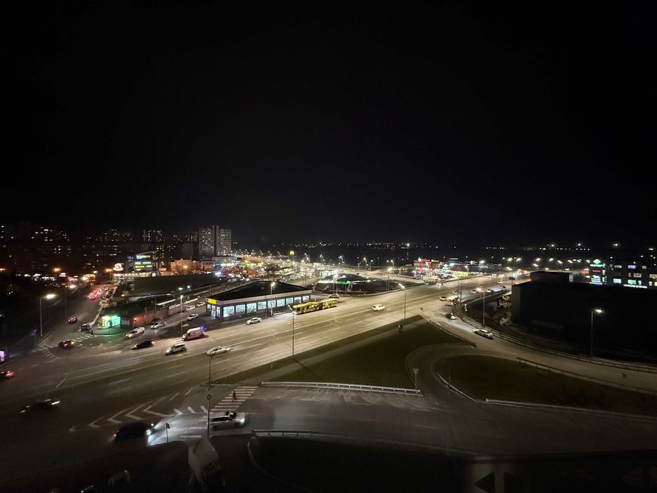 3 кімнатна квартира в ЖК "Лебединий" 1 хв від метро