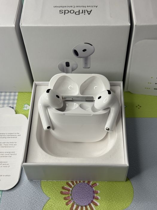 Навушники Apple AirPods 4 (ANC - функція активного шумоподавлення)