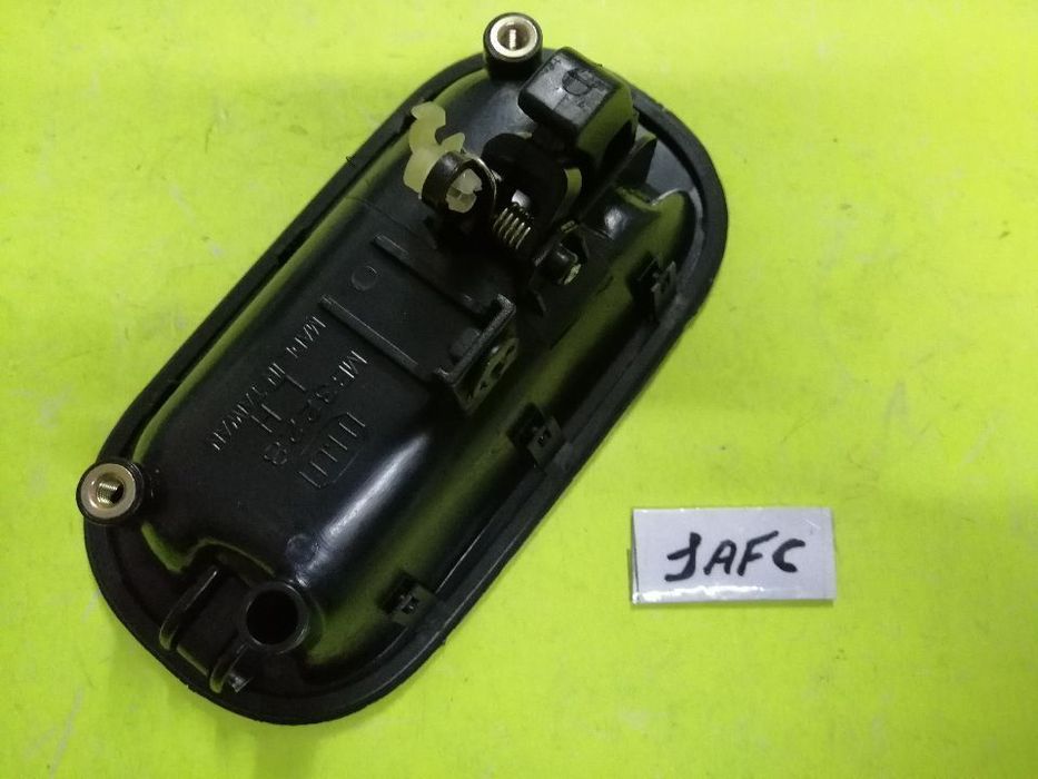 Puxadores de porta Mitsubishi Canter FE531 FE534 NOVOS