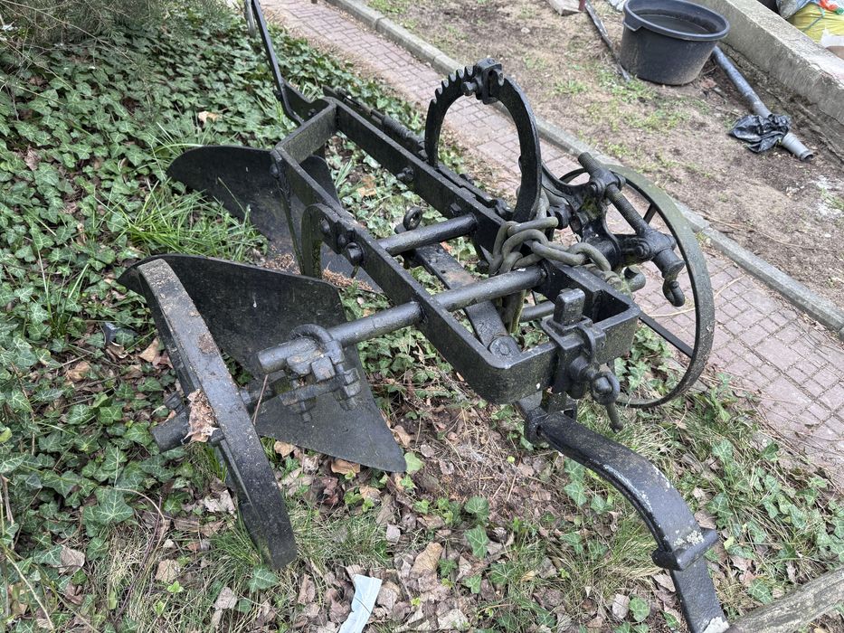 PRL zabytkowy PŁUG KONNY dwuskibowy okazja super stan