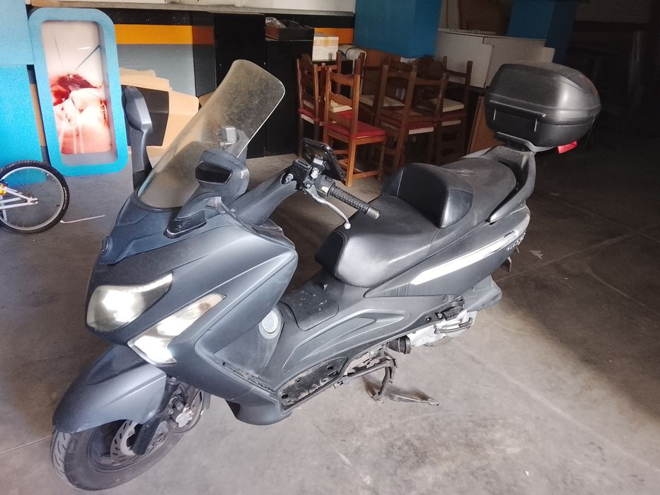 SYM GTS Evo 125 para peças sem documentos