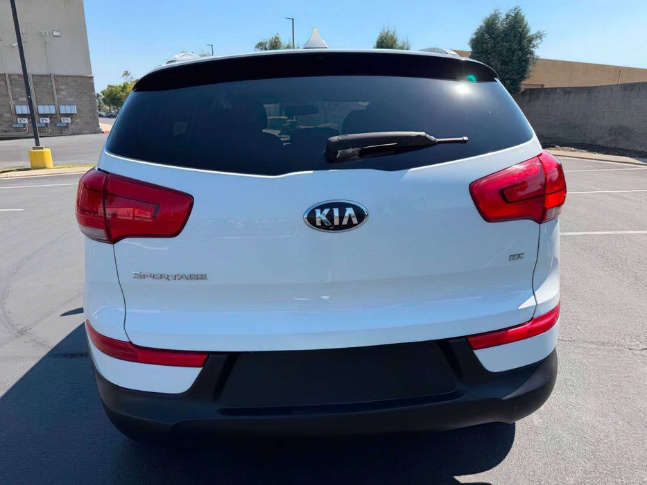 Kia Sportage EX      2015