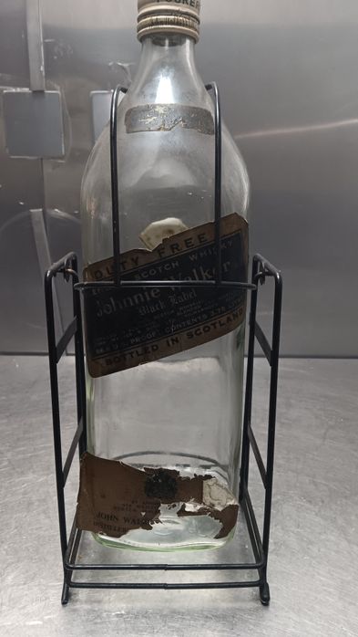 Garrafa johnnie walker 3 litro com suporte