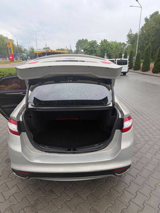 Продам автомобіль Ford Fusion Titanium 2014