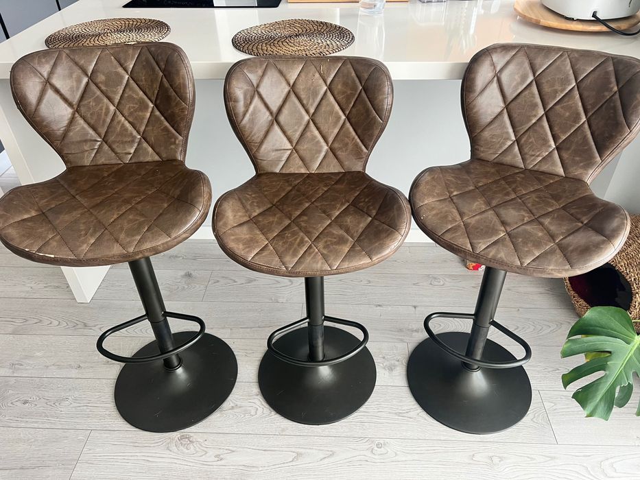 Conjunto Cadeiras Altas / Bancos de Bar