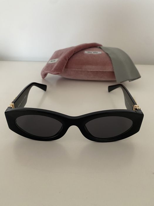 Óculos de Sol MiuMiu