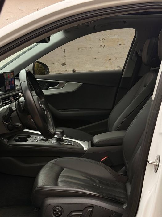 AUDI A4B9 2016.