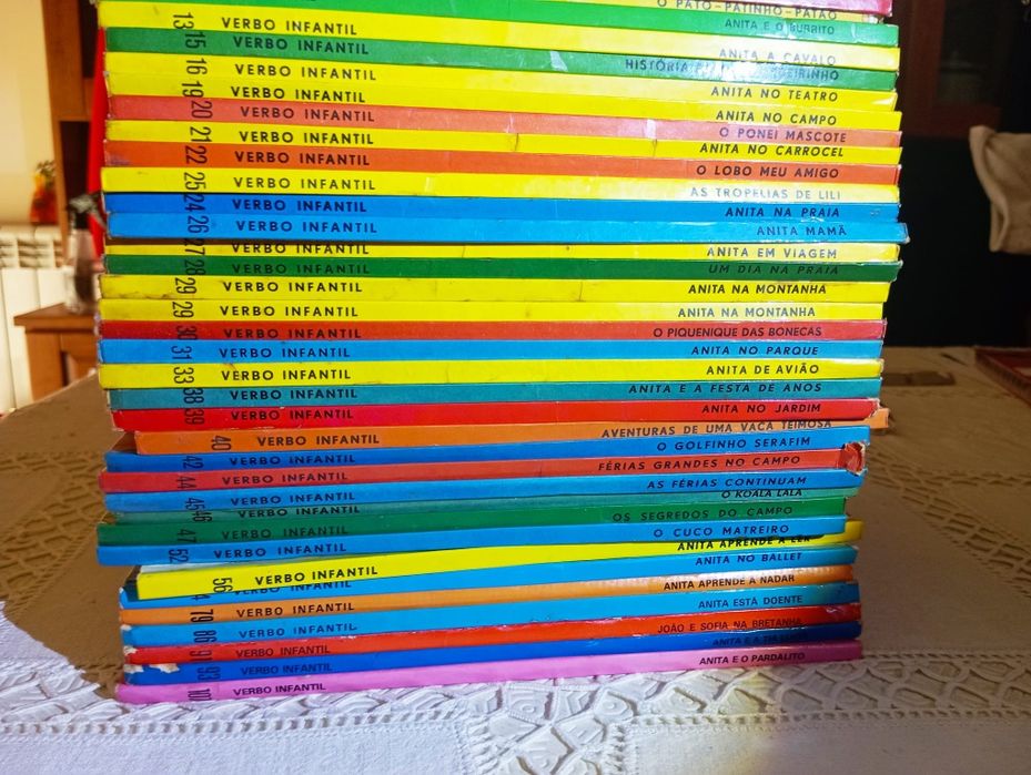 Lote de Livros infantis a Anita