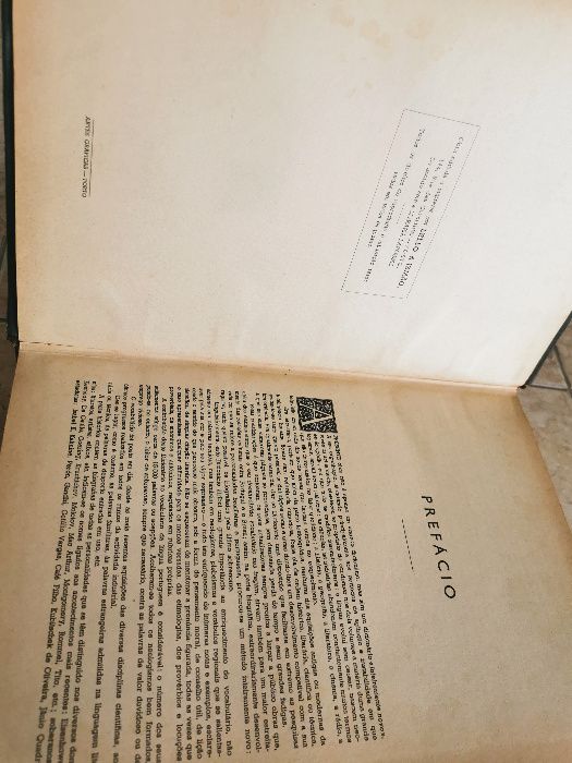 Dicionário Enciclopédico LELLO UNIVERSAL (2 volumes)