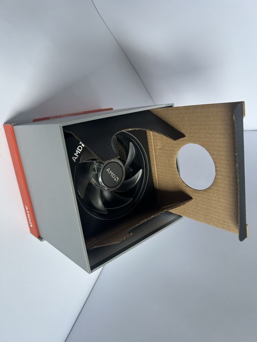 AMD Ryzen 9 3900x box