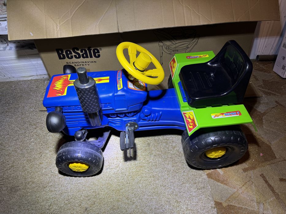 Duży traktor na pedały dzieci 3-5 lat