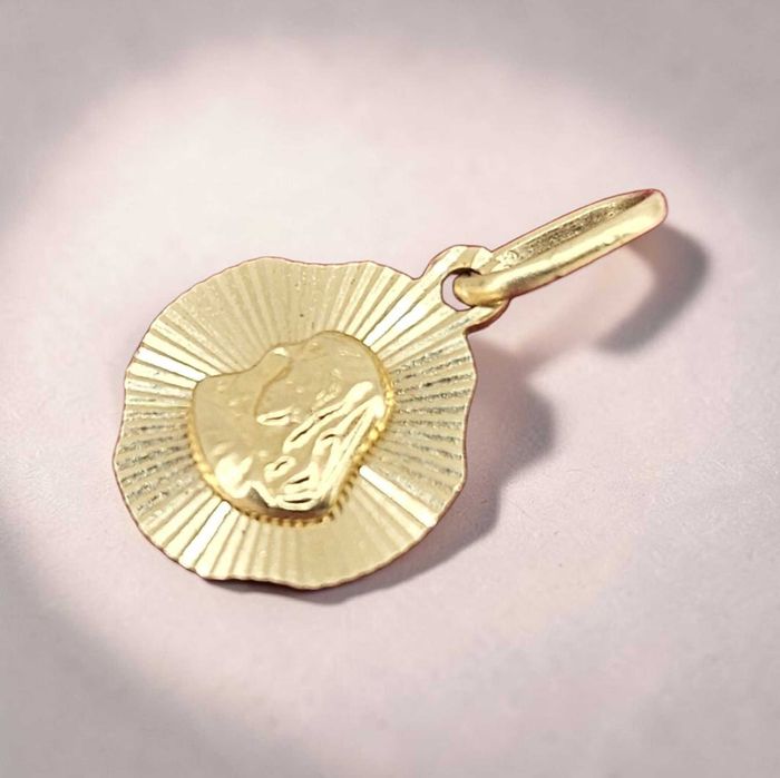 Złoty medalik  Z MATKĄ BOSKĄ 585 0,58G