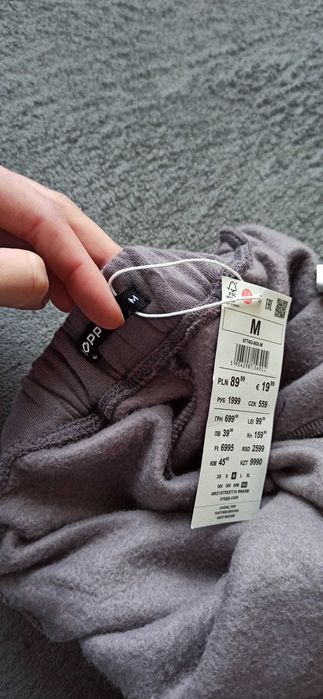 Dres Komplet- bluza oversize z kapturem +spodnie dresowe joggery Dresy