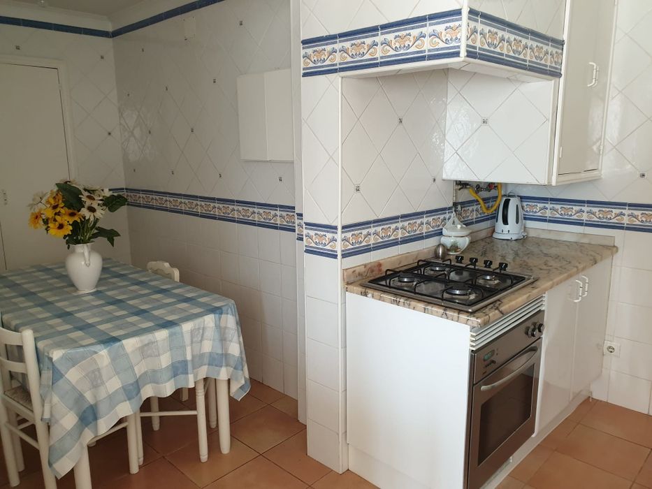 Quarto Olivais junto Faculdade de Economia