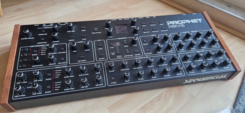 Sequential Prophet REV2 16 voice Desktop