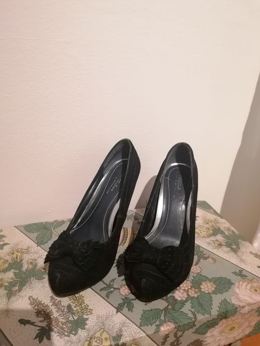 Par de Sapatos Salto