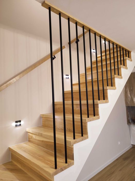 Schody drewniane na beton / jesionowe lakierowane Gotowe na 02.2026