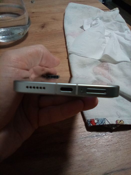Poco  F7  12/256