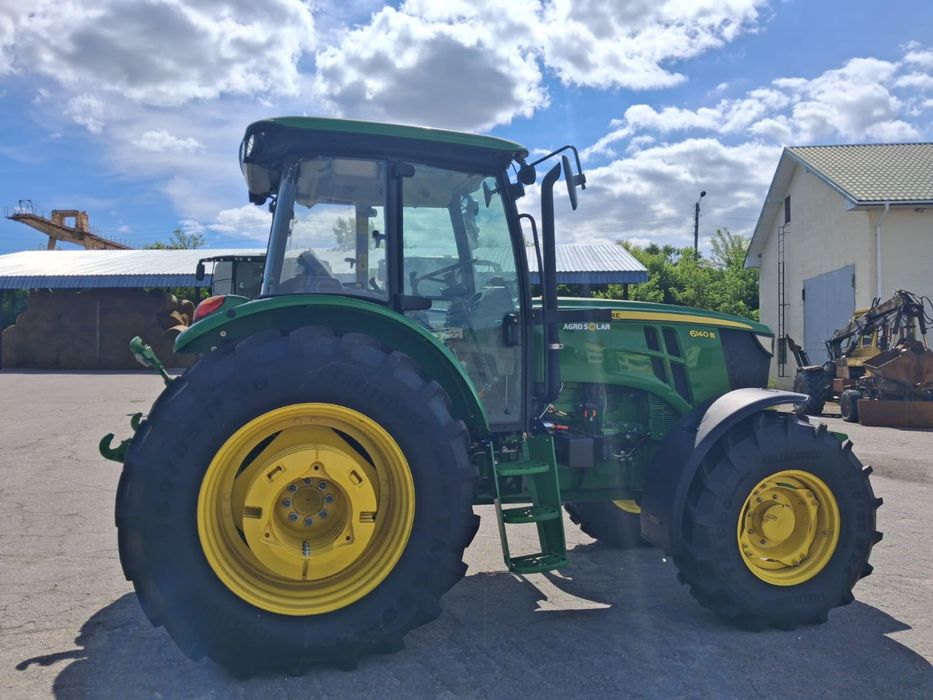 Трактор John Deere 6140B Новий