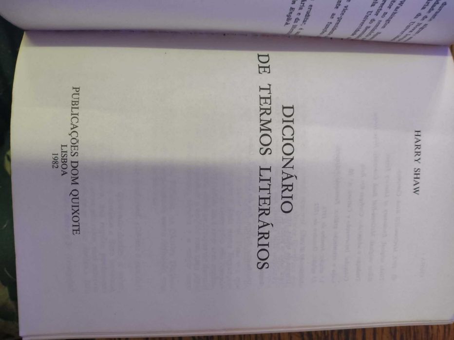Livro Dicionário de Termos Literários de Harry Shaw