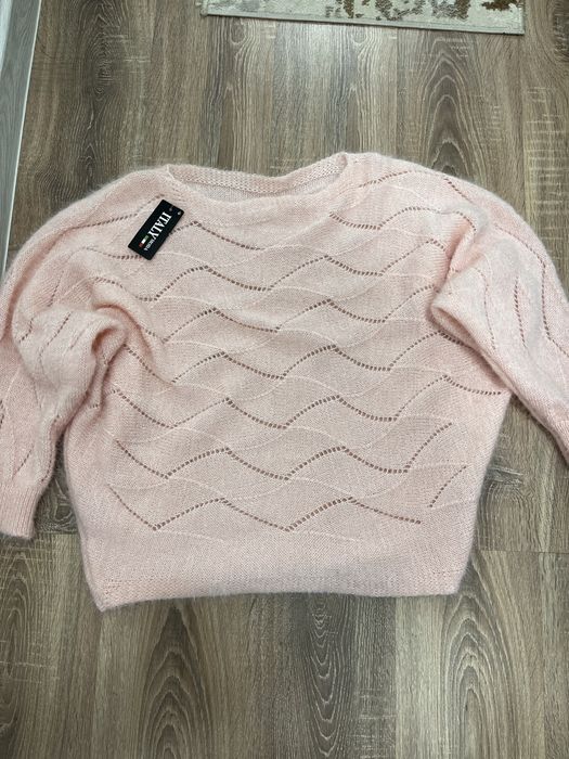 Продам нову кофту павутинку