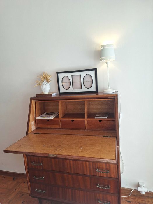 Quarto mobilado (T2+1)