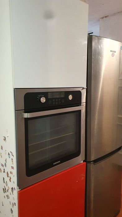 2комн кв газовая плита! Метро Индустриальная  сертификаты можно